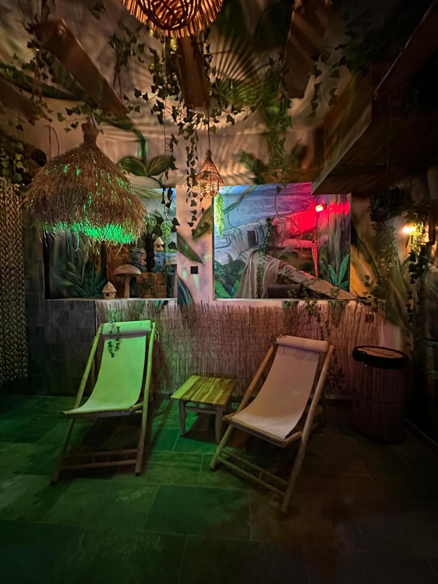 Jungle Spa Bed and Breakfast Dunkirk Exteriör bild